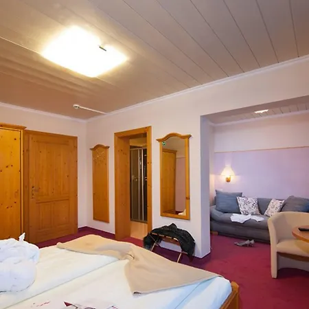 Vitaler Landauerhof מלון 4*